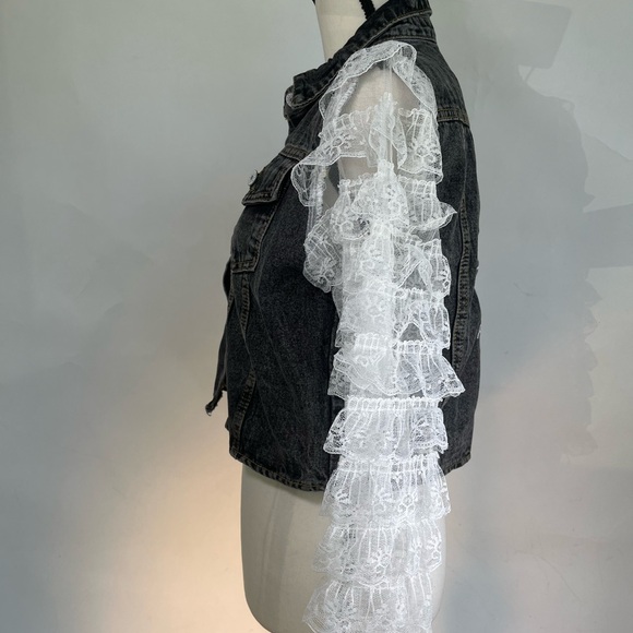 Denim Jacket with lace sleeves - Picture 9 of 17